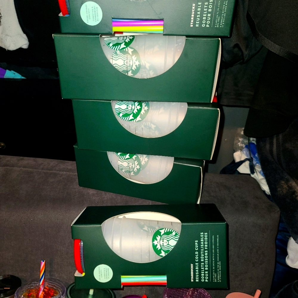 Starbucks cups lot mixed